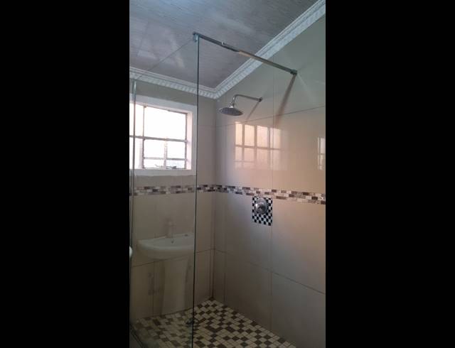 3 BEDROOM FREEHOLD FOR SALE IN FERNWOOD